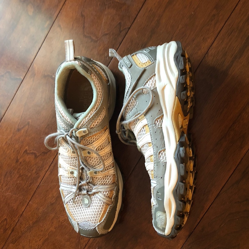 Women’s North Face Low Hiking Shoes